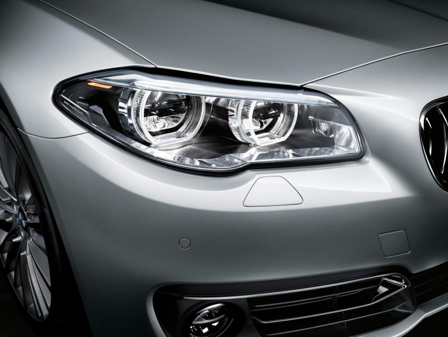 Детали экстерьера BMW 535i Sedan Luxury Line (F10) 2013 года  (фото 40 из 40)